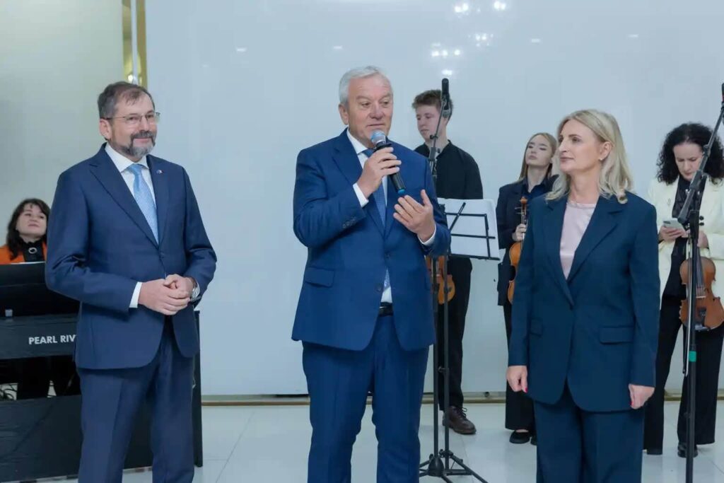 sărbătoare Strășeni Republica Moldova oraș înfrățit Buzău