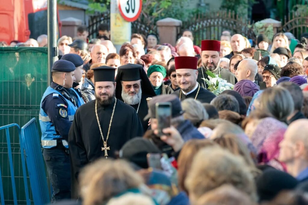 (FOTO) A fost pusă piatra de temelie pentru o biserică nouă în Buzău 1 biserică nouă Buzău 𝐒𝐟𝐚̂𝐧𝐭𝐮𝐥 𝐌𝐚𝐫𝐞 𝐌𝐮𝐜𝐞𝐧𝐢𝐜 𝐃𝐢𝐦𝐢𝐭𝐫𝐢𝐞, piatră de temelie biersică nouă strada Parâng Buzău, 𝐈𝐳𝐯𝐨𝐫𝐚̂𝐭𝐨𝐫𝐮𝐥 𝐝𝐞 𝐌𝐢𝐫