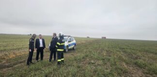 UPDATE. VIDEO. Anchetă pe câmpul unde au fost găsite resturi de dronă, în comuna Robeasca
