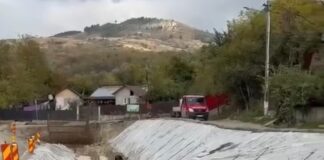 (VIDEO) Consolidare avansată, pe DJ 205, în comuna Breaza