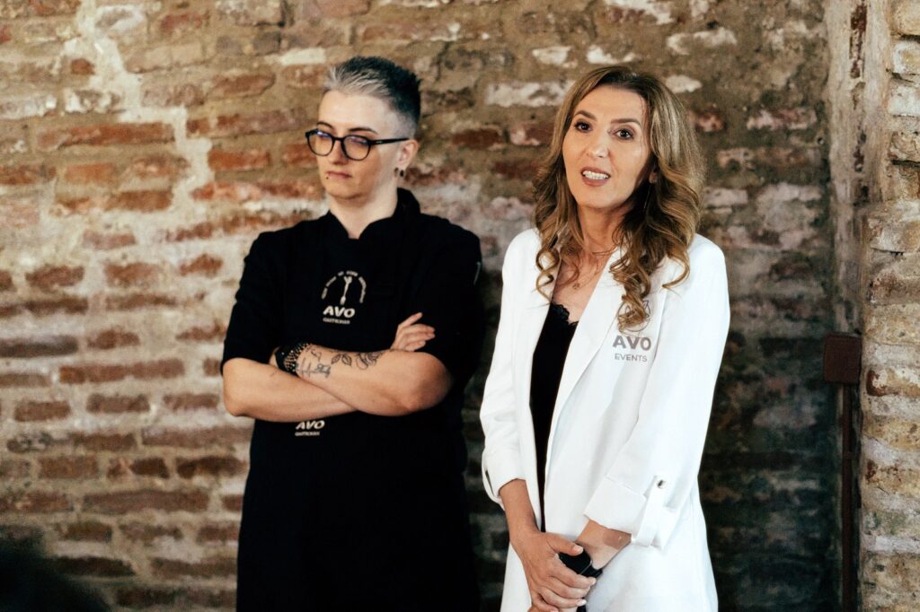 (FOTO) COLABORARE. Antreprenorii, primii pași împreună, la invitația OMD Județul Buzău 6 comunicat de presă OMD Buzău, OMD Buzău întâlnire afaceriști Complex Brâncovenesc Rm. Sărat
