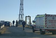 TRAGEDIE. Bărbat strivit de portiera de la mașină, în Vernești