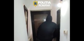 (VIDEO) Buzoiancă păcălită cu 450.000 de lei! Percheziții la autori